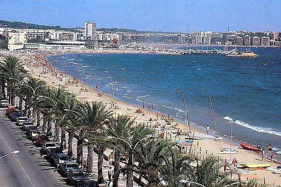 Edificio Rodas Salou 0*,